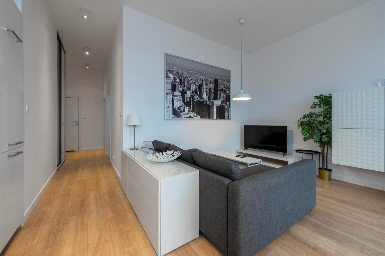 Penthouse With A View Of Lodz & Free Parking Lägenhet Exteriör bild
