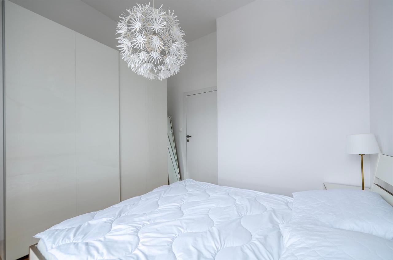 Penthouse With A View Of Lodz & Free Parking Lägenhet Exteriör bild